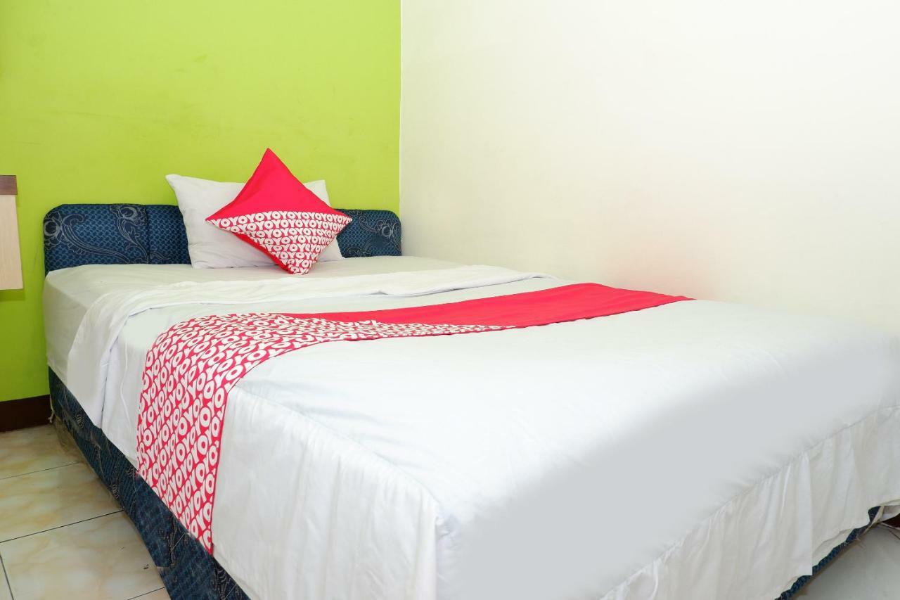 New Mira Hotel Semarang Exteriör bild