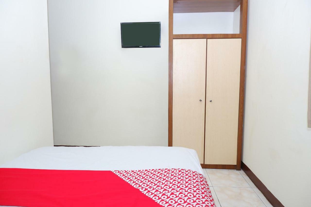 New Mira Hotel Semarang Exteriör bild